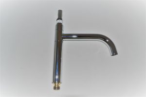 CHROME SPOUT WITH SEALS & AERATOR 
